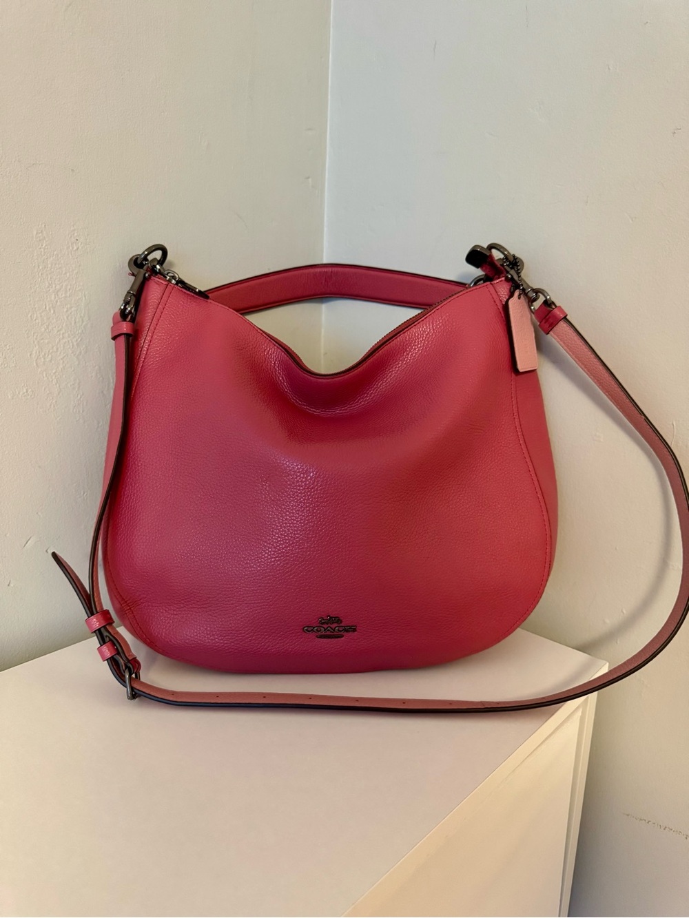 Coach Chelsea Hobo 32 Raspberry Pebble Leather Shoulder Crossbody Bag F58036